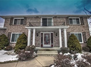 27 Brookedge Rd, Depew, NY 14043