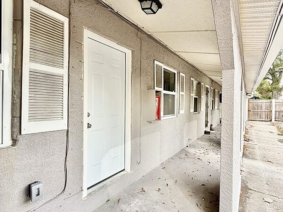 3rd image of 932 22nd St S APT 3