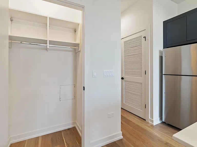 4513 N Clark St #505 — Photo 10