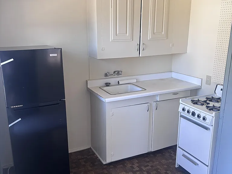 231 S G St #X — Photo 3