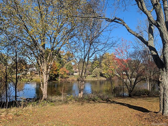 4th image of 6353 Perry Rd