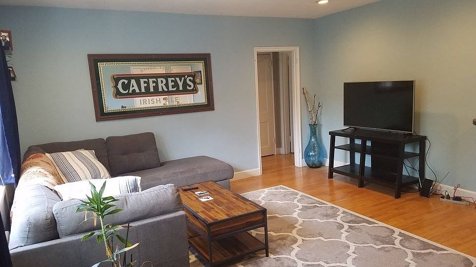 1st image of 108 Maple St APT 4