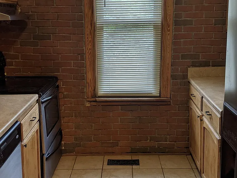 461 Elsmere St #461 — Photo 3