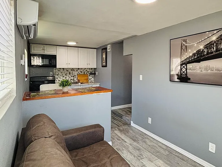 3720 W Mauna Loa Ln #STUDIO — Photo 3