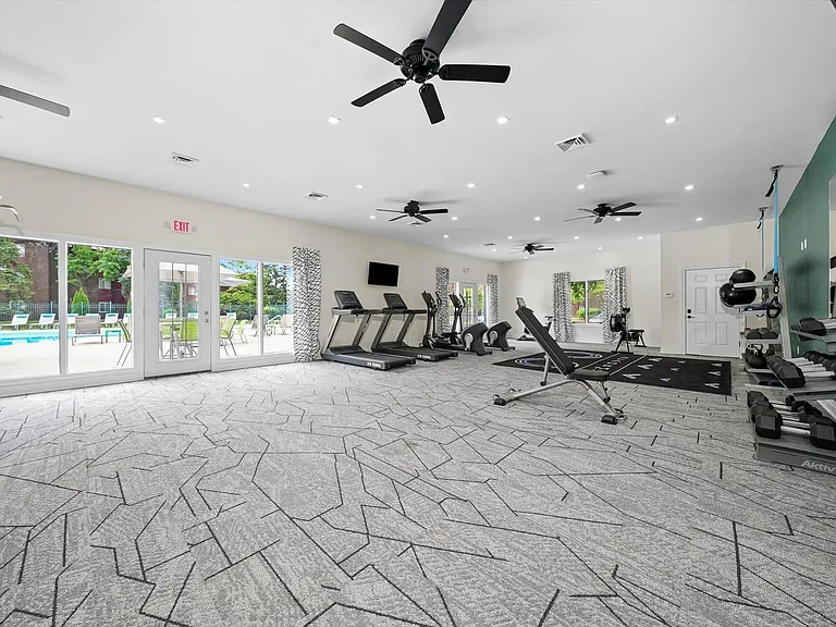 Hampton in Highland Apartments — Photo 15