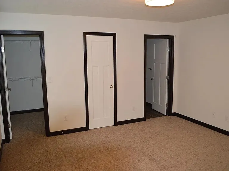 467 Sparrow Way — Photo 3