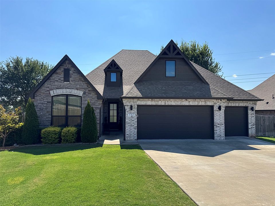 1st image of 702 N. 86th St.