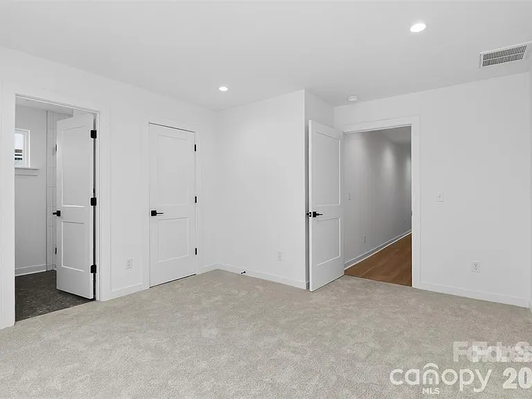 2714 Baltimore Ave — Photo 7