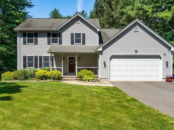 15 Geryk Ct, Southampton, MA 01073