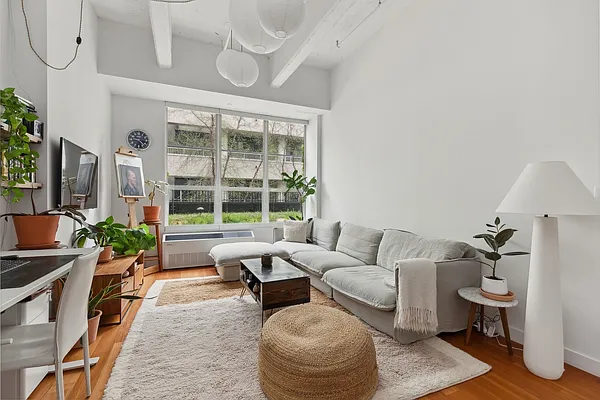 Rented by SERHANT. | media 10