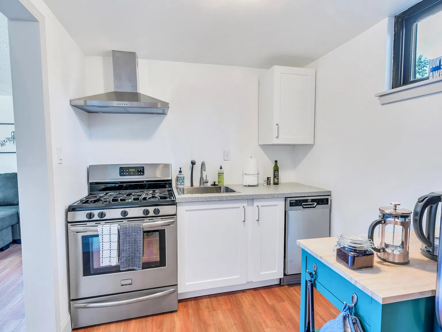 2 bed, 900 sqft, $1,750 — Photo 3