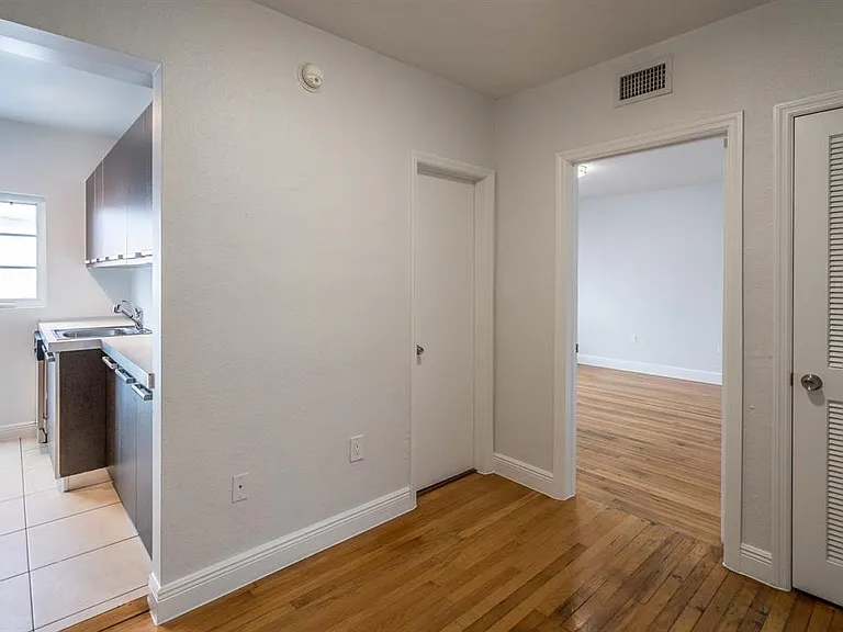 1007 Bay Dr #203 — Photo 15
