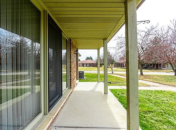 4th image of 14784 Brewster Ct #136