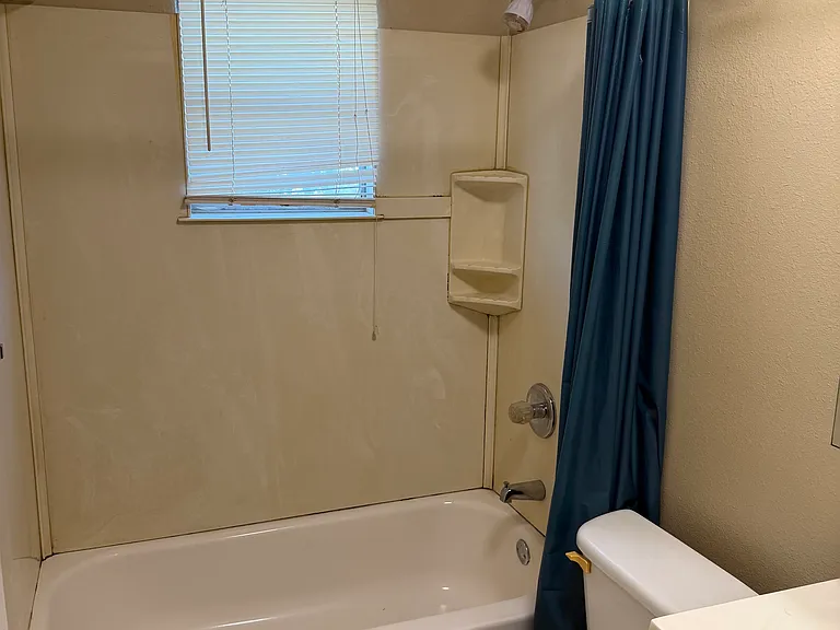 321 Katherine Cir — Photo 4