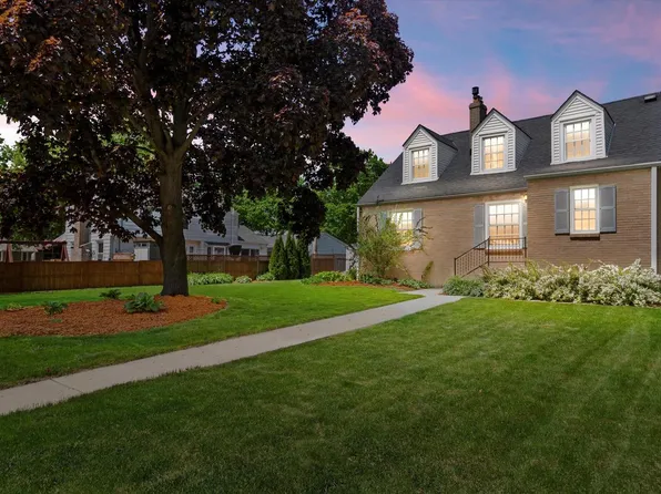 214 East Bolivar AVENUE, Milwaukee, WI 53207