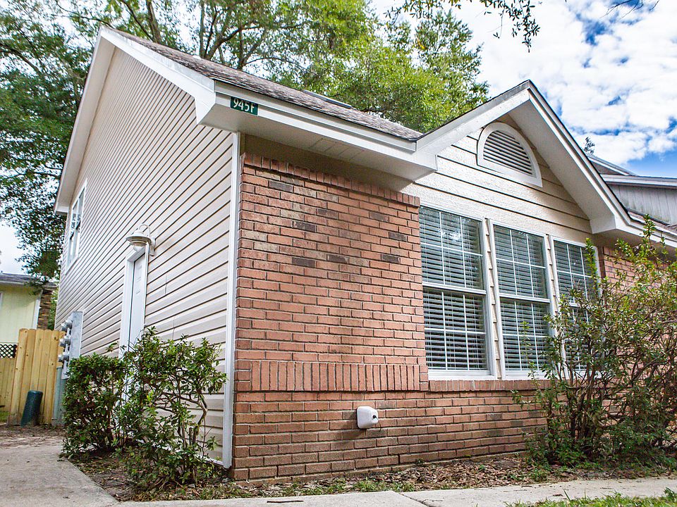 1st image of 945 Ashley Ln