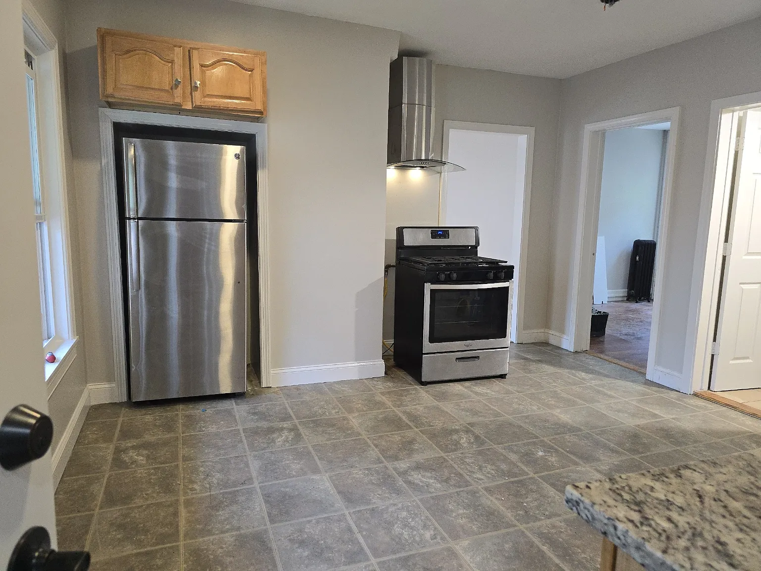 3 bed, $2,000 — Photo 2