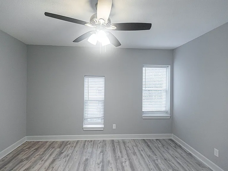 1205 E Armour Blvd — Photo 9