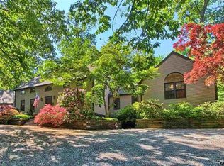 624 Woodsview Ln, Hellam, PA 17406