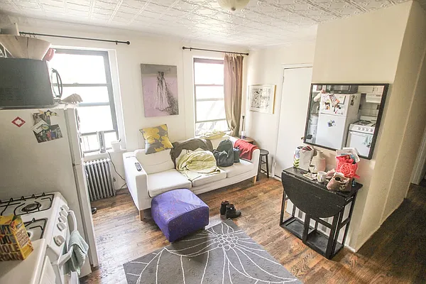 Rented by Jonis Realty | media 25