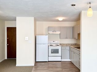 40 Mellen St APT 8, Framingham, MA 01702