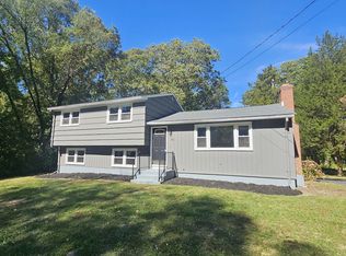 15 Alden Dr, Clinton, CT 06413