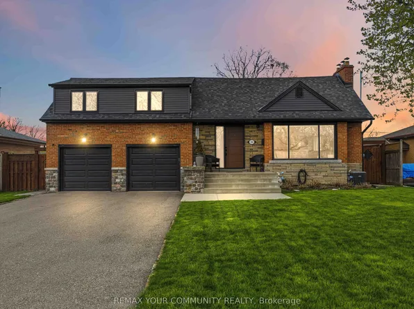 34 Walwyn Ave, Toronto, ON M9N 3H5
