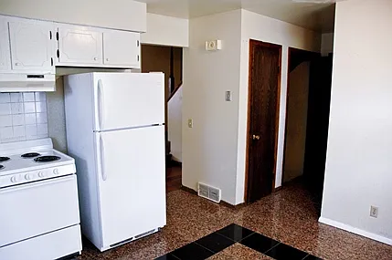 3 bed, 1.5 bath, 1700 sqft, $2,695 — Photo 4