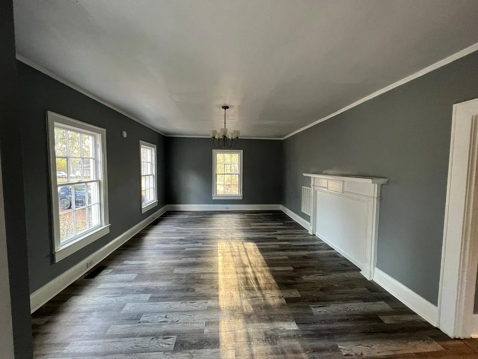 309 E Green St — Photo 3