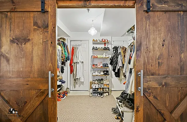 Rented by Compass | media 10