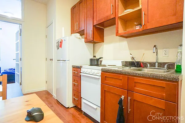 Rented by City Connections Realty | media 12