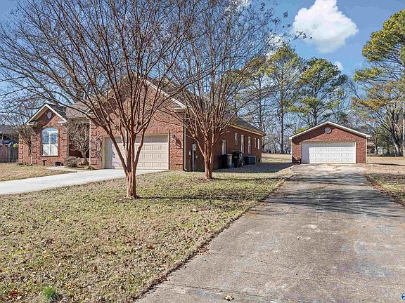 4th image of 34 Sharon Ave