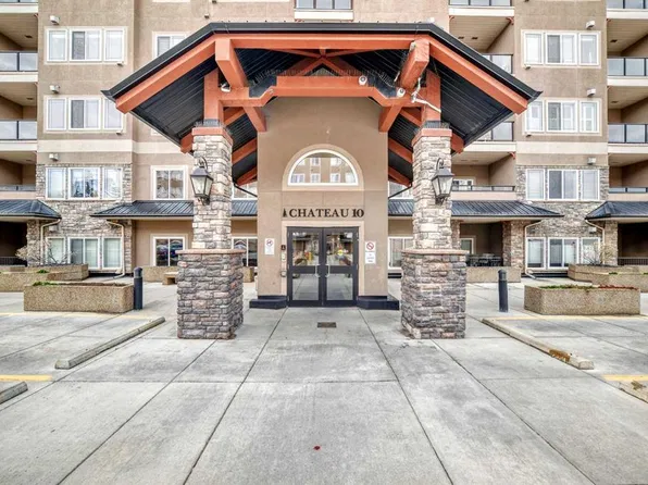 10 E Discovery Ridge Close SW #437, Calgary, AB T3H 5X3