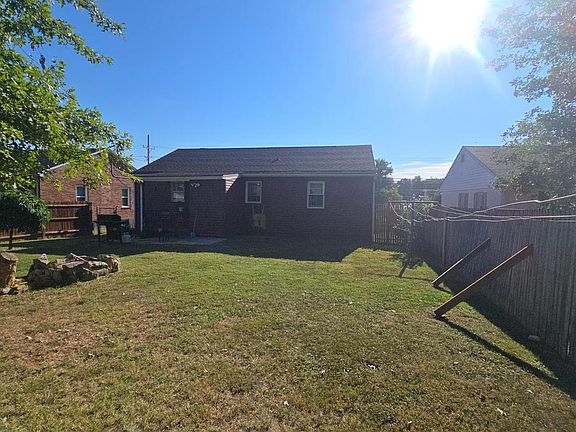 3rd image of 1041 N Mildred St
