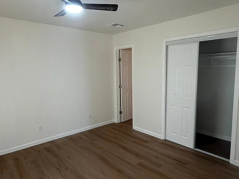 732 SW 46th St — Photo 12