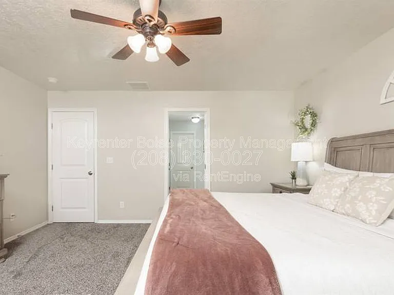 879 N Traquair Pl — Photo 13