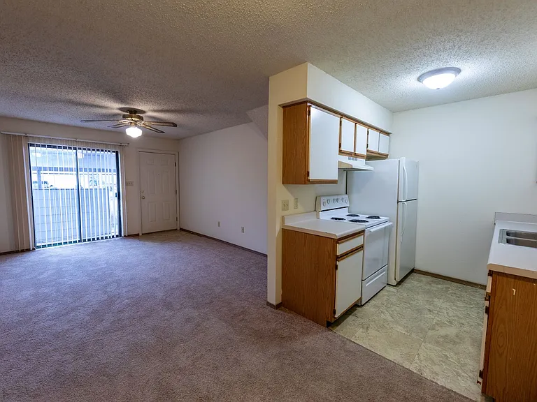 Marina Apartments — Photo 6