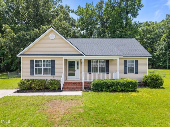 161 Bridgewater Dr, Erwin, NC 28339