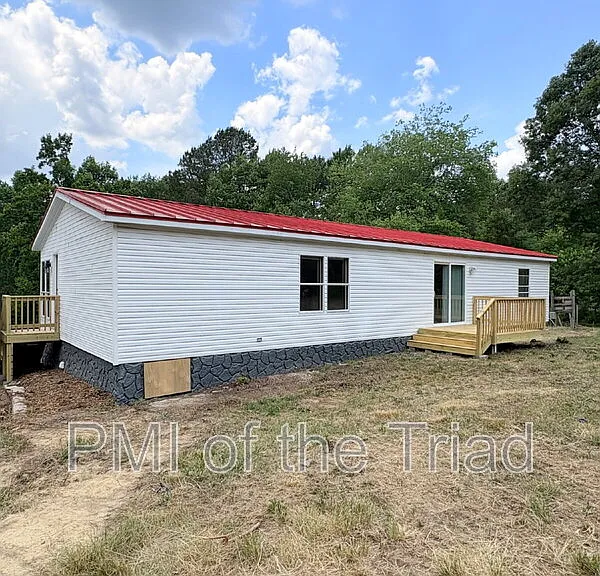 589 Alvis Ln — Photo 8