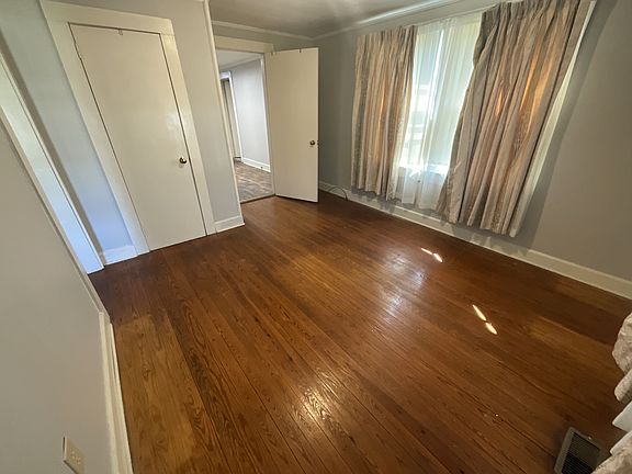 4th image of 1214 Spring St