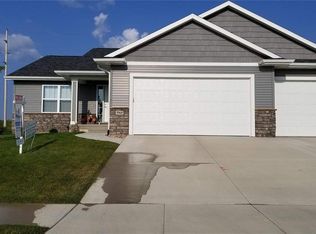 5969 Rock Ridge Dr, Marion, IA 52302