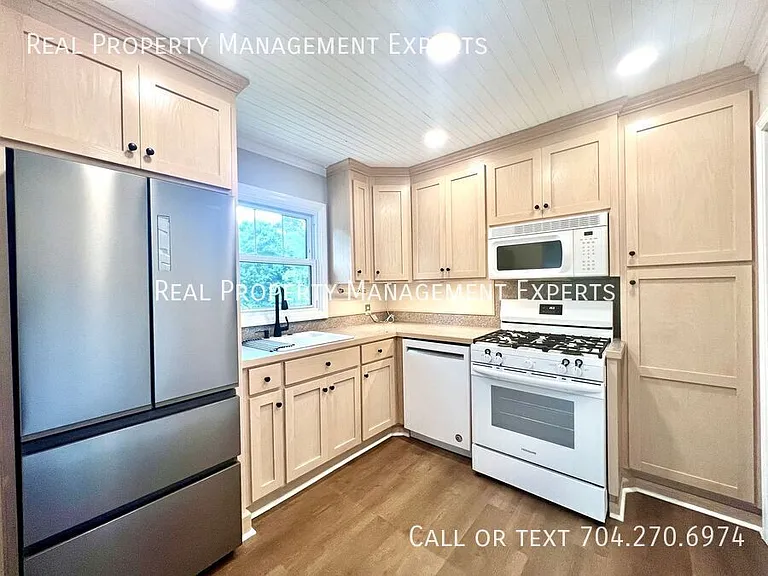 310 Walnut Ave — Photo 2
