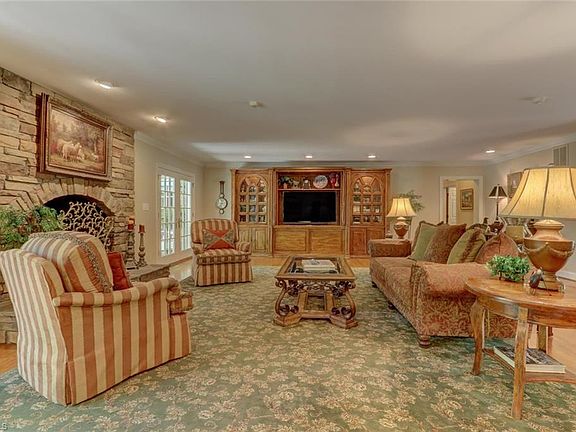 3rd image of 3604 Starmount Dr