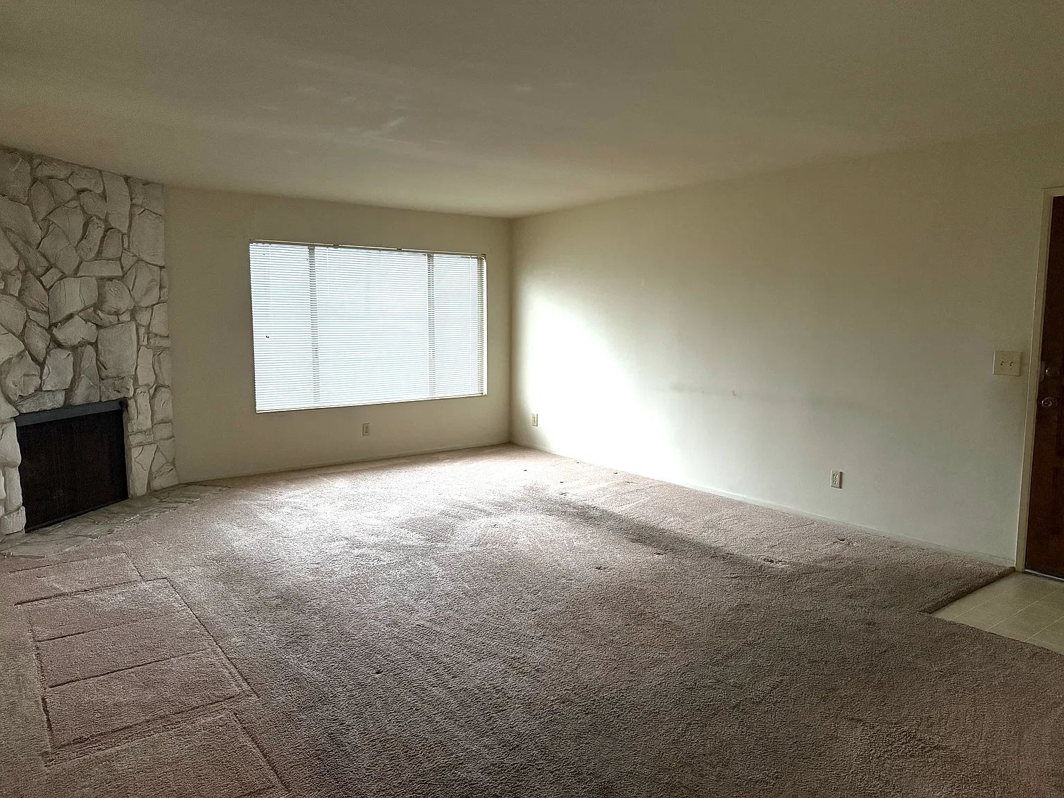 2 bed, 840 sqft, $3,000 — Photo 1