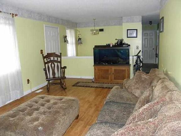 5th image of 114 E 23rd St