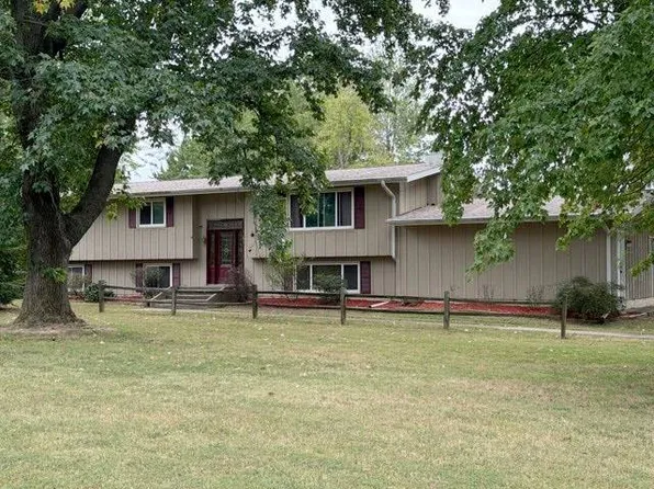 1400 Mount Vernon Rd, Fairfield, IL 62837