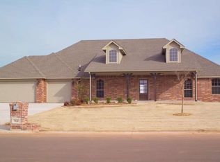 7928 Lindsay Ln, Edmond, OK 73025