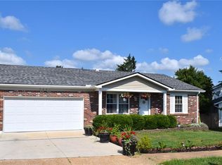5661 Chalet Hill Dr, Saint Louis, MO 63129