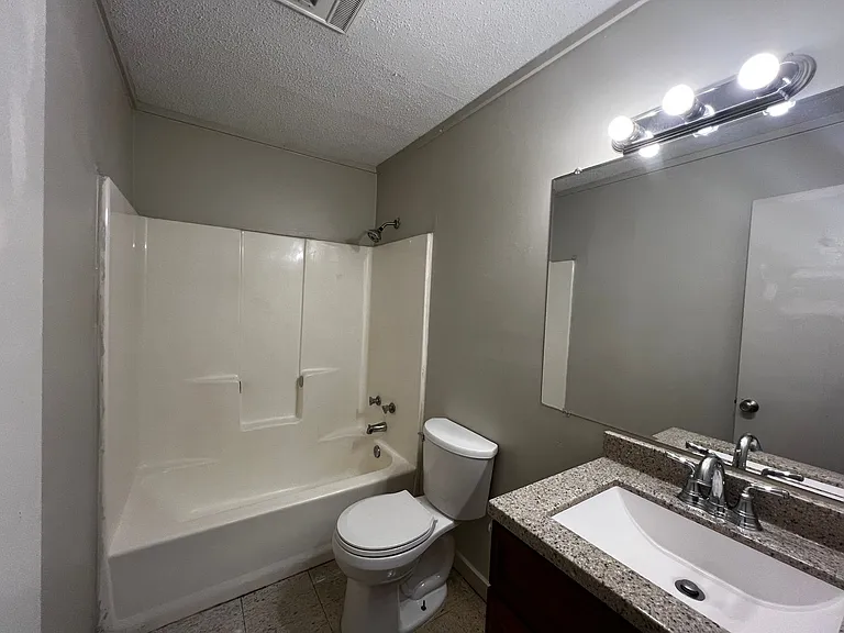 135 Georgianna St — Photo 5