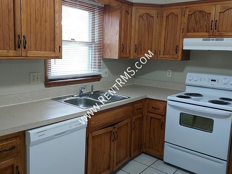 5733 SW 20th St — Photo 8
